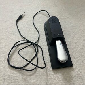 Yamaha FC4A Black and Silver Assignable Piano Sustain Foot Pedal